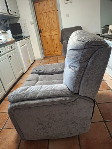 Recliner armchair