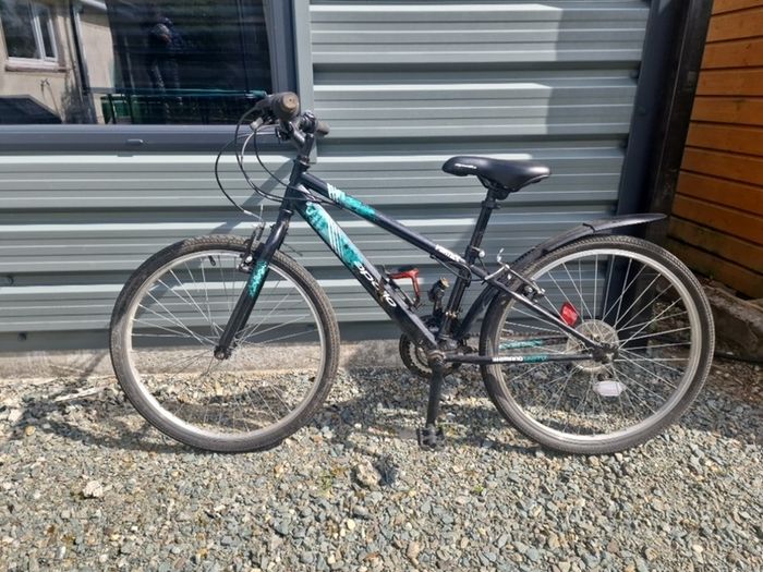 Apollo 24" bike