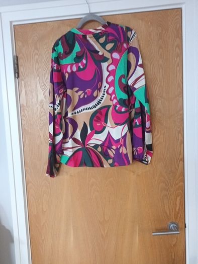 Gallery  Abstract  Colour Long Sleeved  Blouse.  Size.14