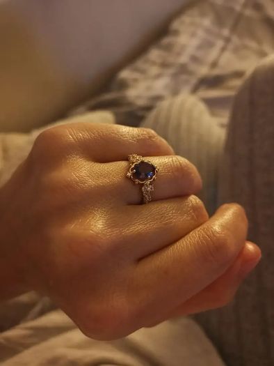 Vintage Style Amethyst Stone Crystals Gold Tone Ring