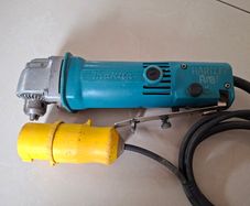 Makita DA3000R 10mm Angle Drill 110v