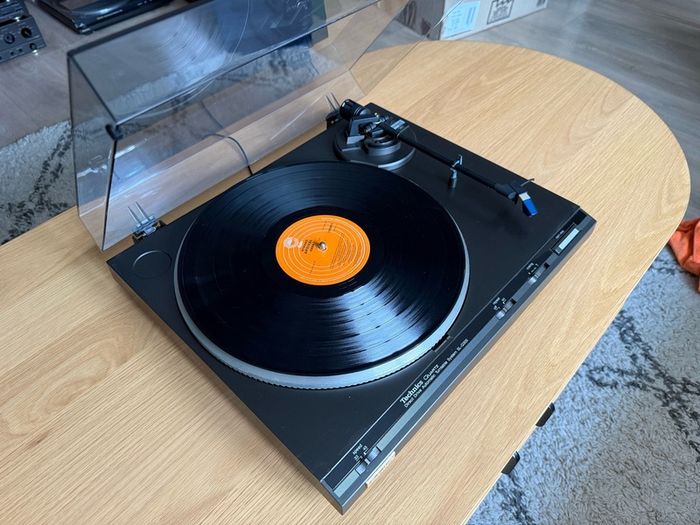 Technics Q300 turntable/recorder