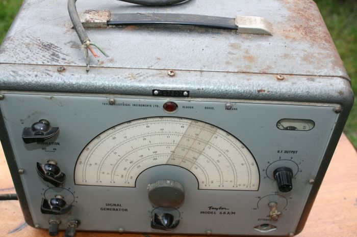 Taylor Model 68A/M Signal Generator vintage electrical service test kit 1960s