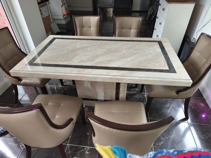 Dining Table with 6 chairs