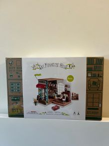 Rolife DIY Miniature House Kit - Simon's Coffee