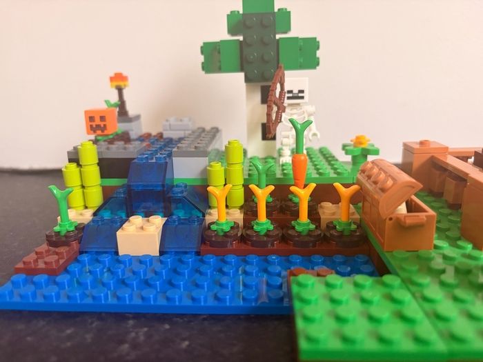Lego Minecraft: The Farm #21114 - Retired set