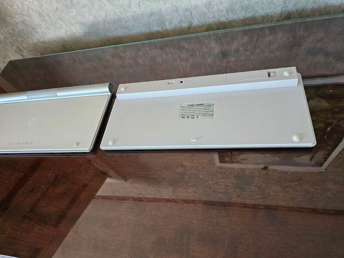 2x Apple iMac Bundle - A1224 20" and A1311 21.5"