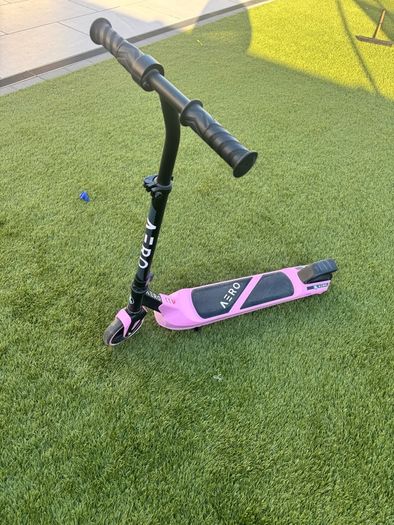Aero G6 LED Electric Scooter Pink