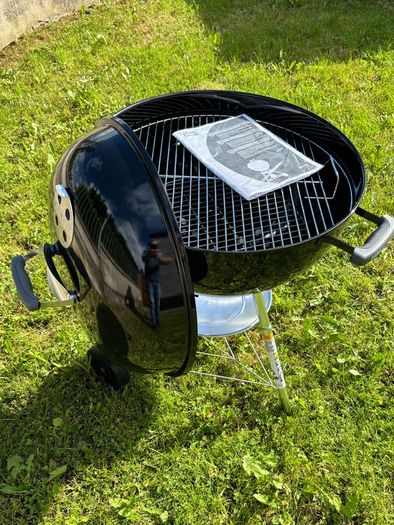 WEBER Compact 57cm Charcoal BBQ