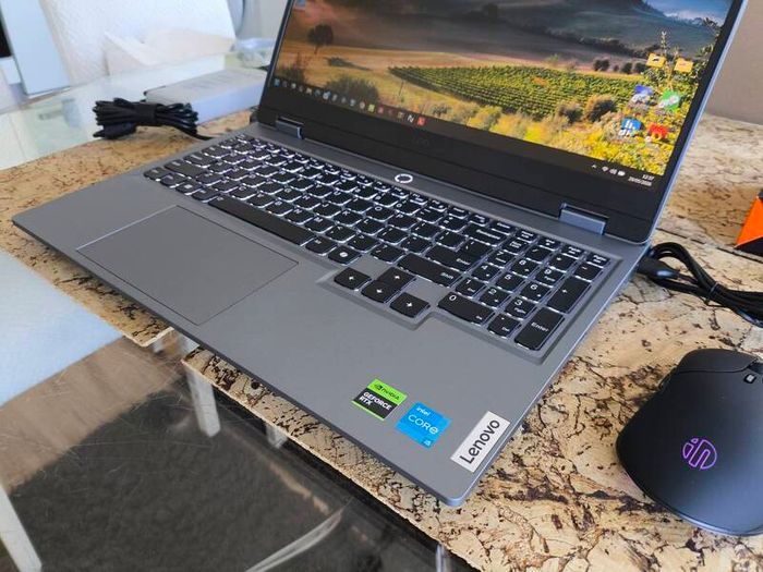 Gaming Laptop Lenovo Loq i5 12450HX 8/12 RTX3050 6gb 95w 16gb Ddr5 512GB Nvme 144hz Win11 Rgb