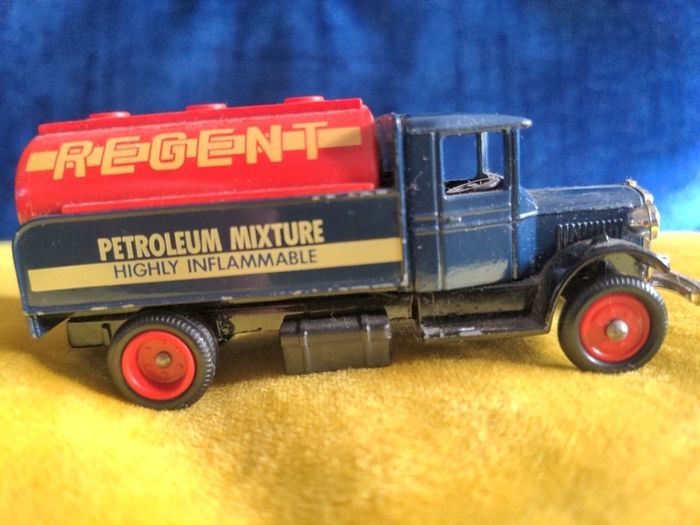 Days Gone Regent Petroleum Mixture Diecast Model