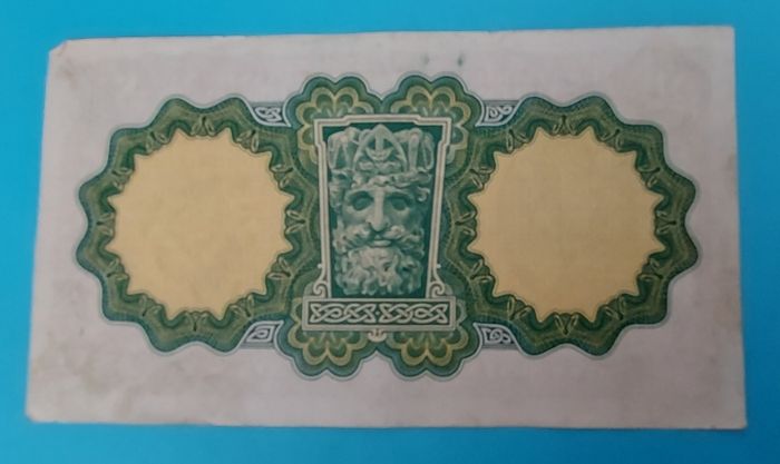 Irish 1960's 3 X Lavery One pound banknotes in Very Fine condition
