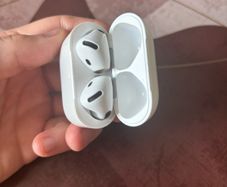 AirPods 4, like brand new only used couple times