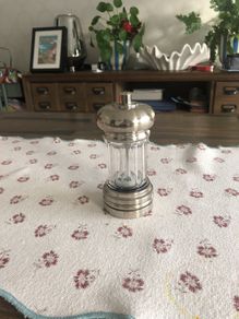 salt/pepper grinder