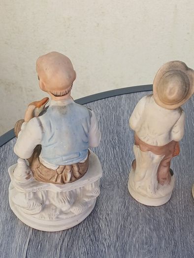 Set of 5 lovely Figurines