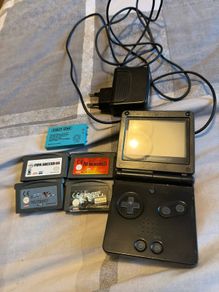 Gameboy Advanced SP with 4 games