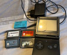 Gameboy Advanced SP with 4 games