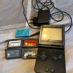 Gameboy Advanced SP with 4 games