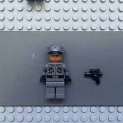 lego star wars sw0670 First Order Officer (Lieutenant / Captain) minifigure- Male