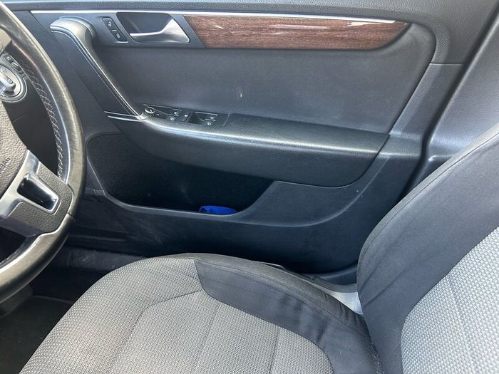 Volkswagen Passat 2014 Grey 1.6L