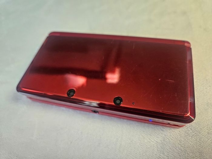 Boxed Nintendo 3DS metalic red