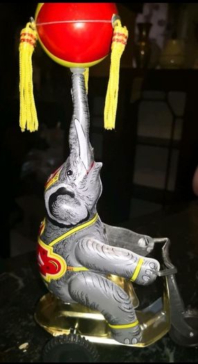 Tintoy elephant with spinning ball