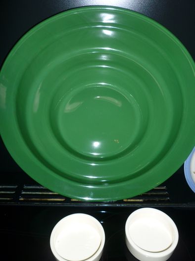 Giant Serving platter, Ramekins, Bowls, Dish. Plate. Moville. 8 ITEMS