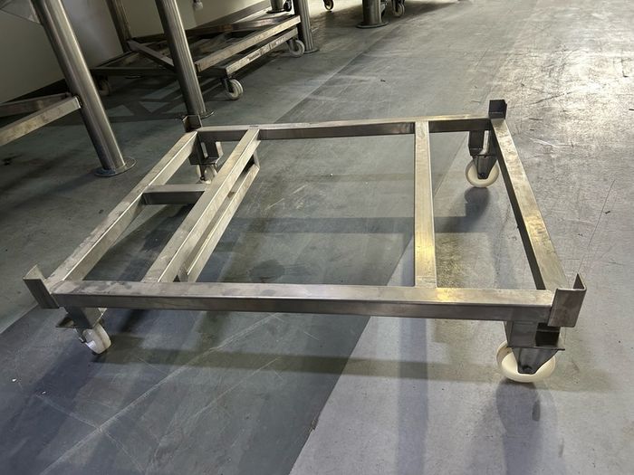 Heavy duty 100 litre Ibc tank trolleys