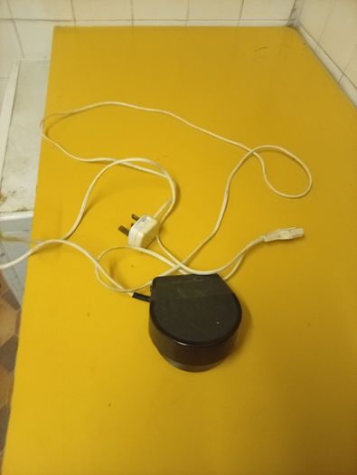 Sewing machine foot controller