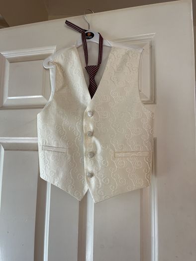 Communion jacket,waistcoat and tie age 7 to 8 yrs