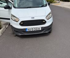 Ford transit courier