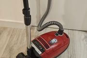 I repair a Miele vacuum cleaner.