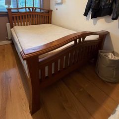 Stunning Extremely Solid 4Ft 6 Double Wooden Bed Frame - Can Deliver