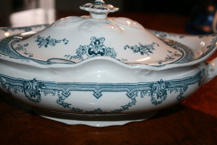 Antigue Porcelain Tureen