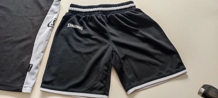 Basketball kit Spalding reversible black and white 10-11 years size 140