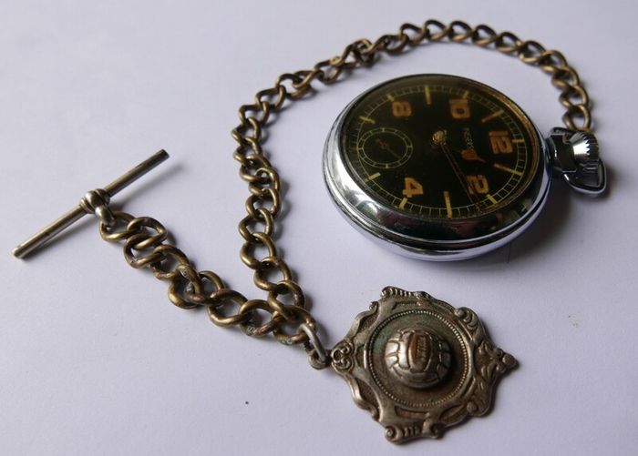 Vintage Ingersoll Pocket Watch with Military style dial (in working order)