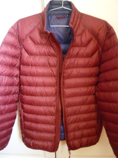 Spital Fields Gents Quilted Puffer Bomber  90% Down Puffer & 10% Feather Zipped Jacket coat. Medium. Colour Wine/burgundy/oxblood. Immaculate. Spitalfields