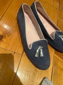 Ladies pumps
