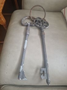 oversize metal keys