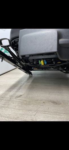 2011 Volkswagen Polo Front Seats