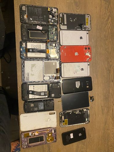 Phones for parts/repair.