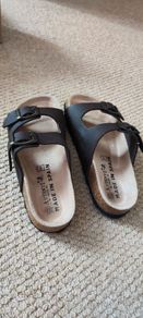 Leather sandals 33