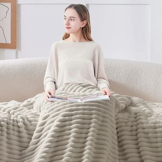 Fluffy Fleece Twin Blanket - Beige Couch Throw Soft Cosy Warm Blankets for Double Bed, Gifts for Women