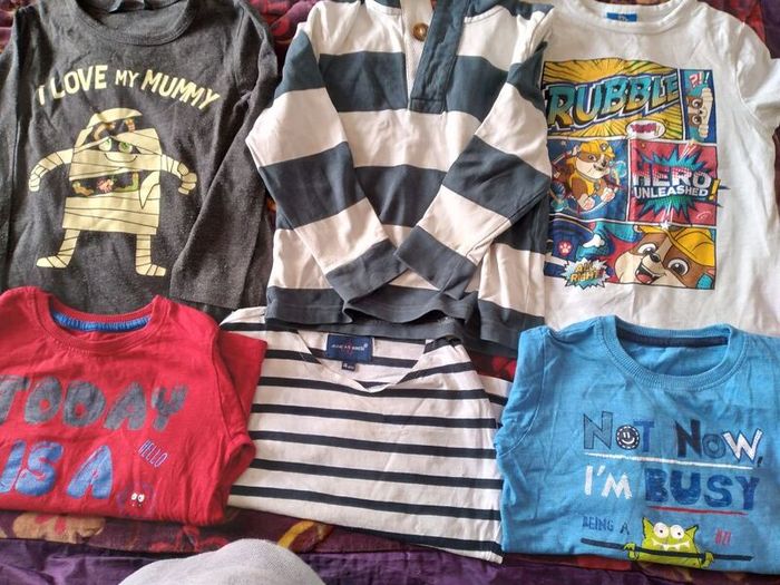 Very Large bundle boys clothes age 3 to 4 years.