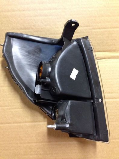 Toyota Land Cruiser (90) LH Front Side Lamp