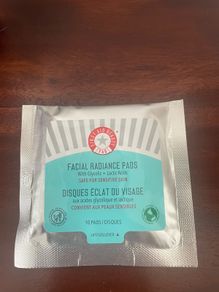 First Aid Beauty Radiance Pads - New