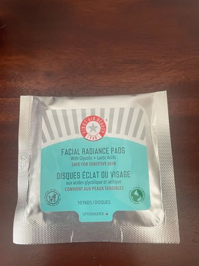 First Aid Beauty Radiance Pads - New