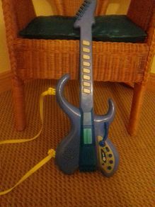 Bass guitar