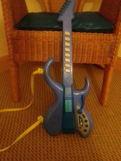 Bass guitar