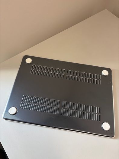 MacBook Air M3 8g